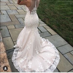 Ivory wedding dress